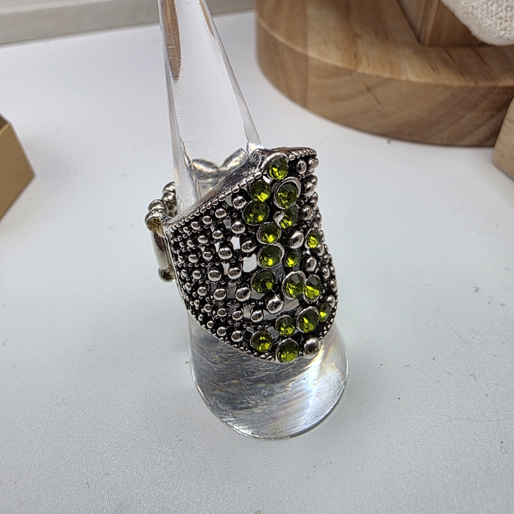 Paparazzi Silver and Green Beaded Ring (888)